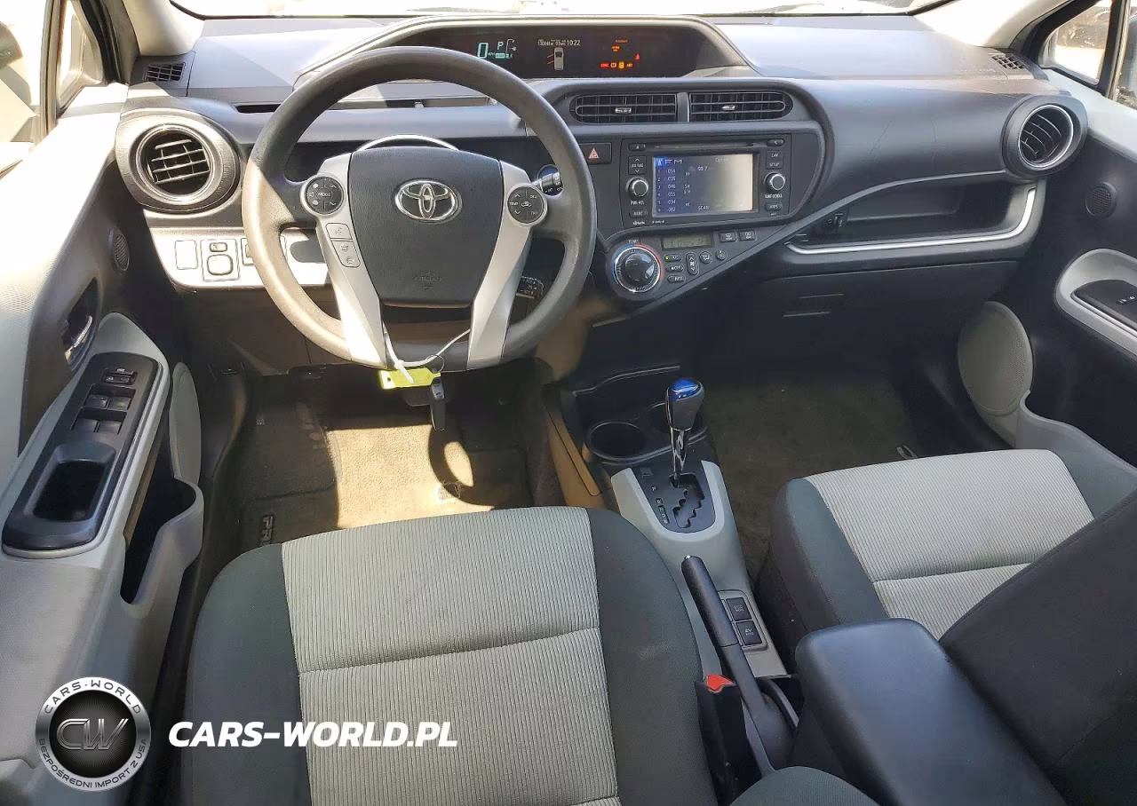 2014 Toyota Prius C Three VIN:JTDKDTB34E1064498 - 8