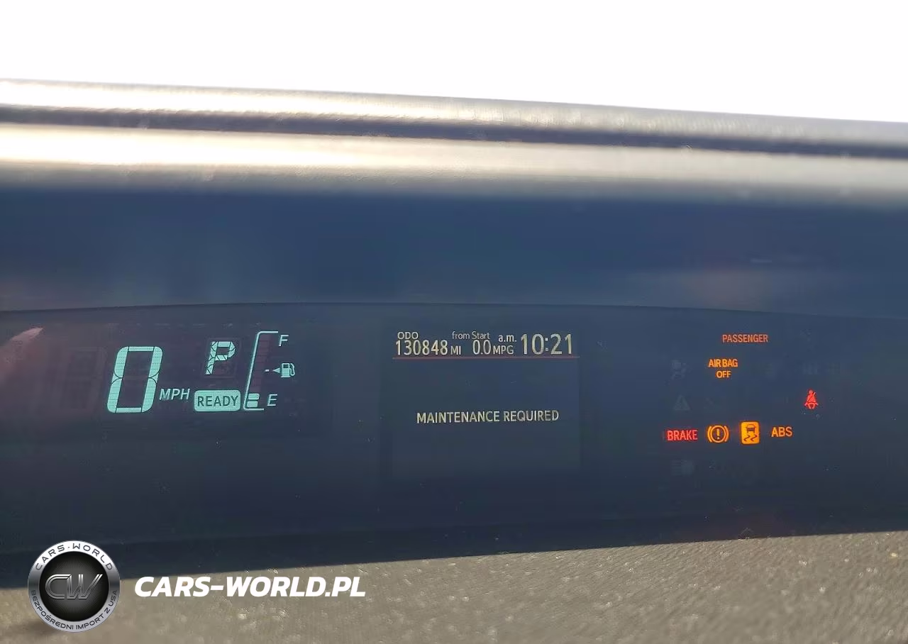 2014 Toyota Prius C Three VIN:JTDKDTB34E1064498 - 9