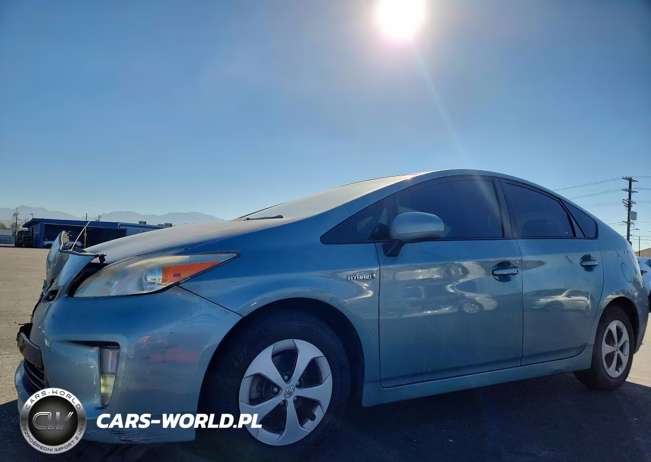 2013 Toyota Prius Four VIN:JTDKN3DU3D1677570 - 1