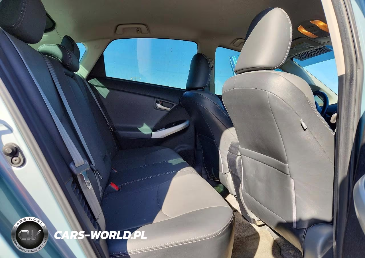 2013 Toyota Prius Four VIN:JTDKN3DU3D1677570 - 10