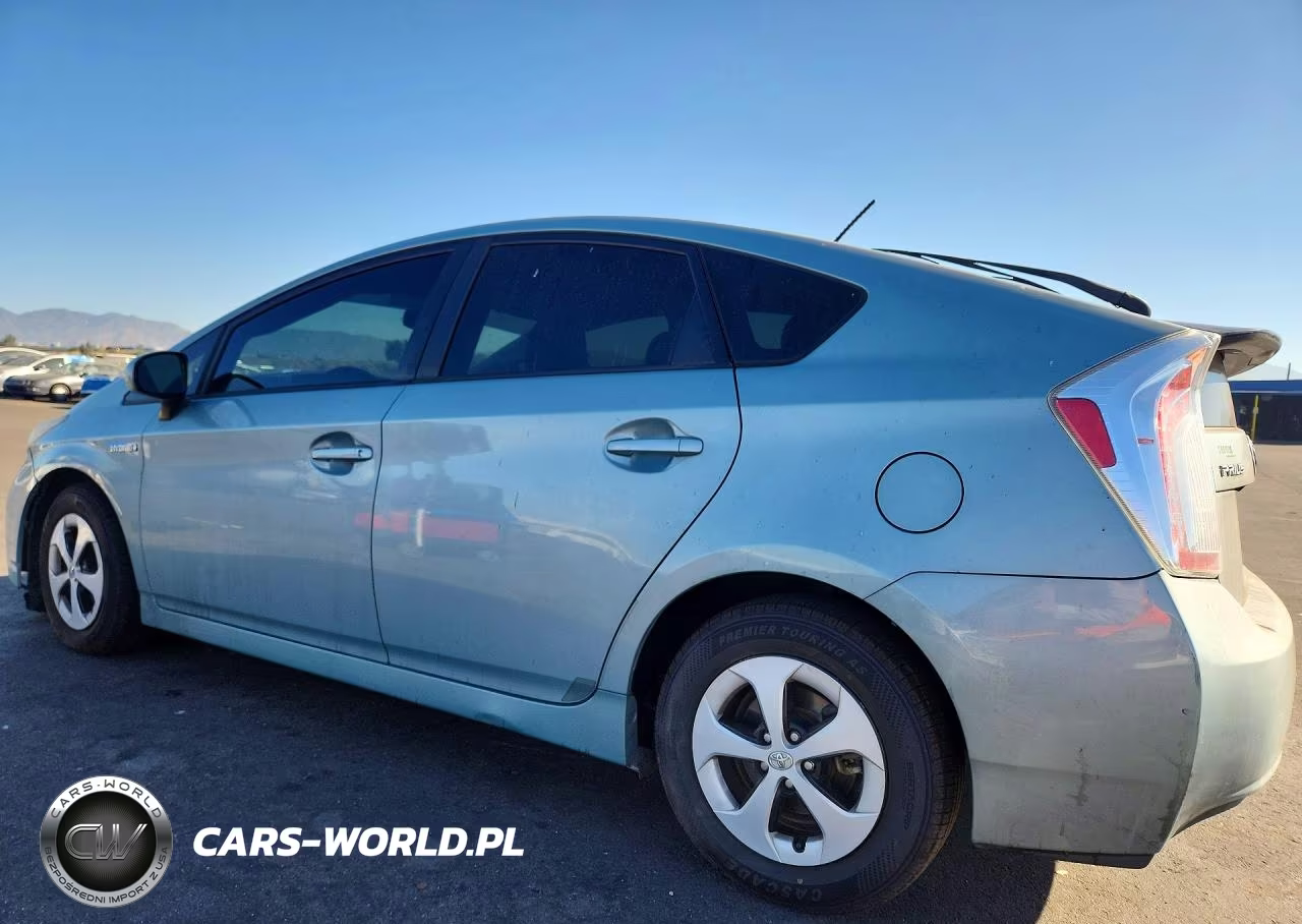 2013 Toyota Prius Four VIN:JTDKN3DU3D1677570 - 2