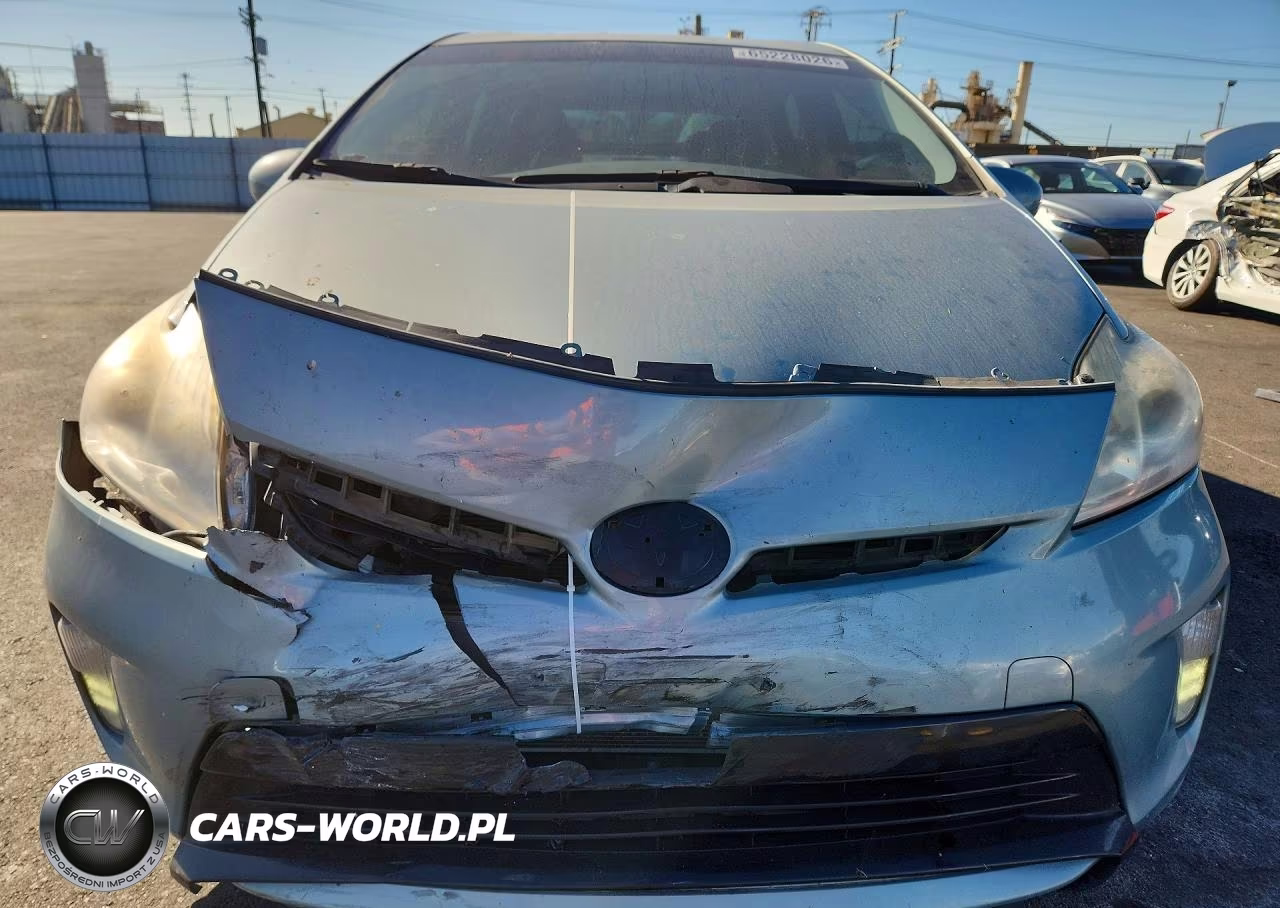 2013 Toyota Prius Four VIN:JTDKN3DU3D1677570 - 5