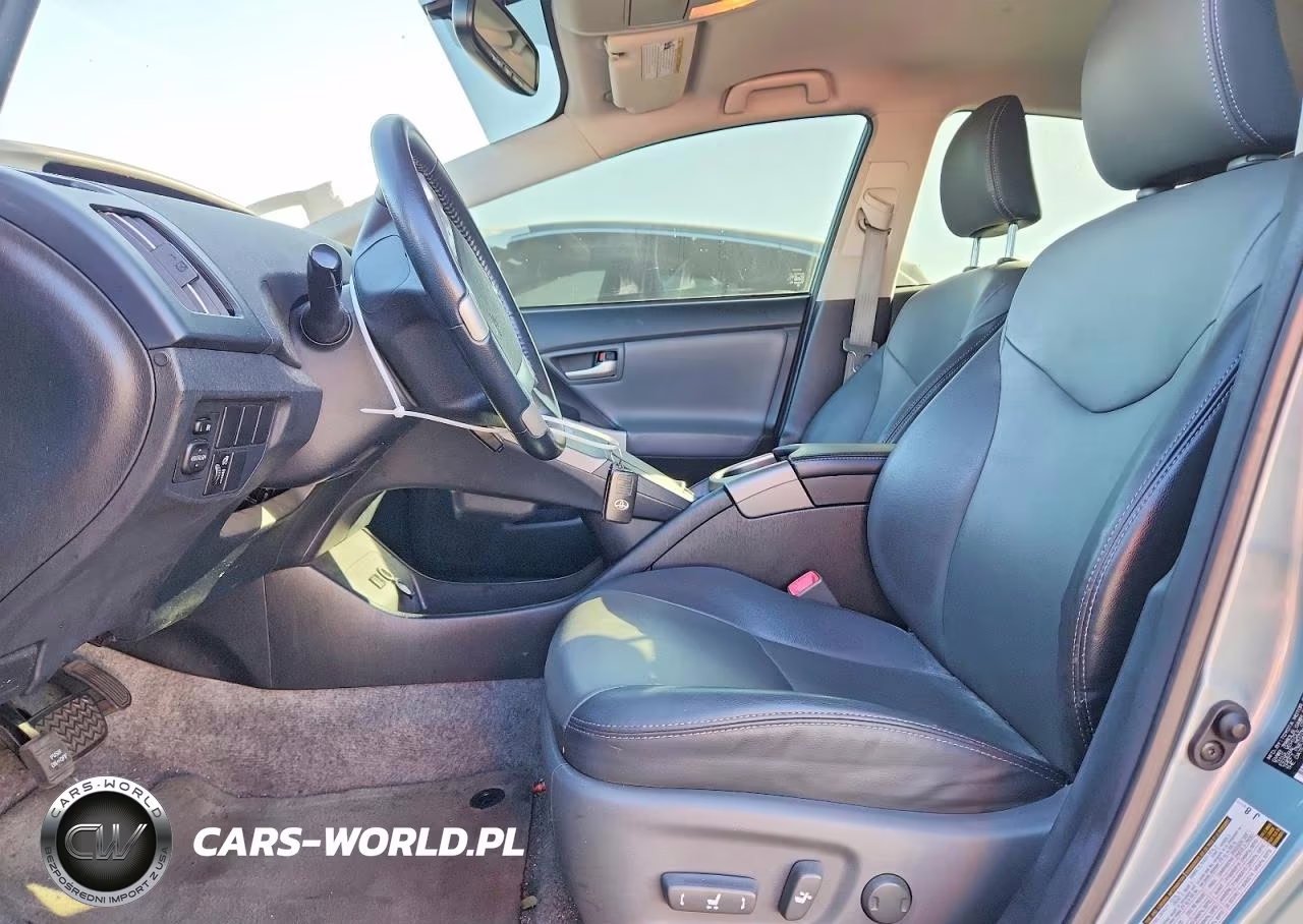 2013 Toyota Prius Four VIN:JTDKN3DU3D1677570 - 7
