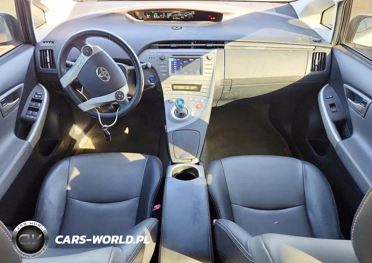 2013 Toyota Prius Four VIN:JTDKN3DU3D1677570 - 8