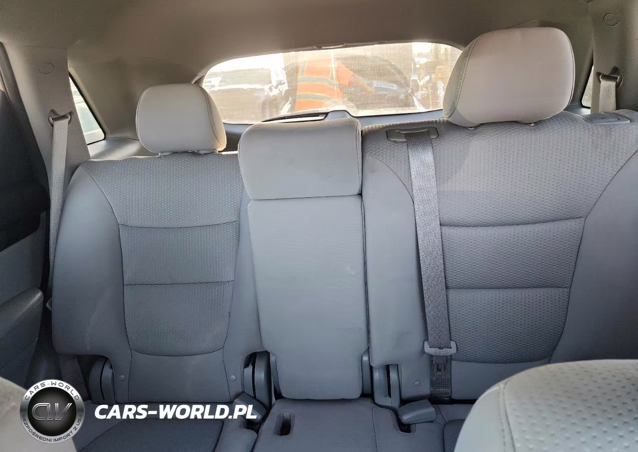 2011 Kia Sorento Lx VIN:5XYKT3A13BG111728 - 10