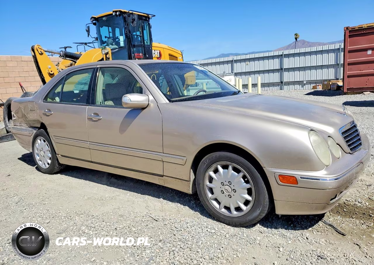 2000 Mercedes-Benz E 320 VIN:WDBJF65J1YB164220 - 4