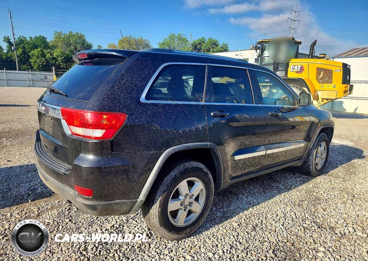 2013 Jeep Grand Cherokee Laredo VIN:1C4RJFAG8DC503265 - 3
