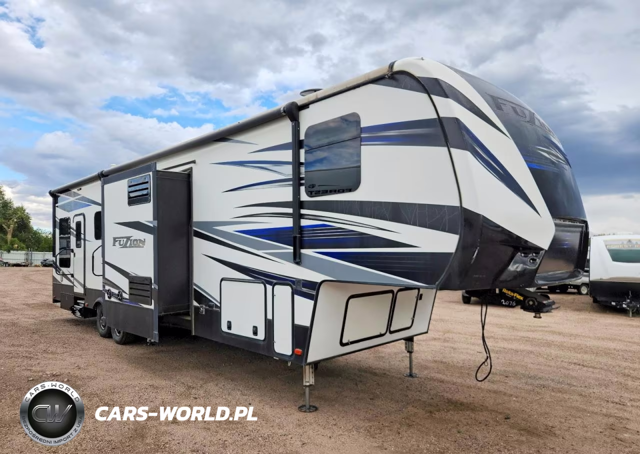 2018 Keystone Fuzion Camper