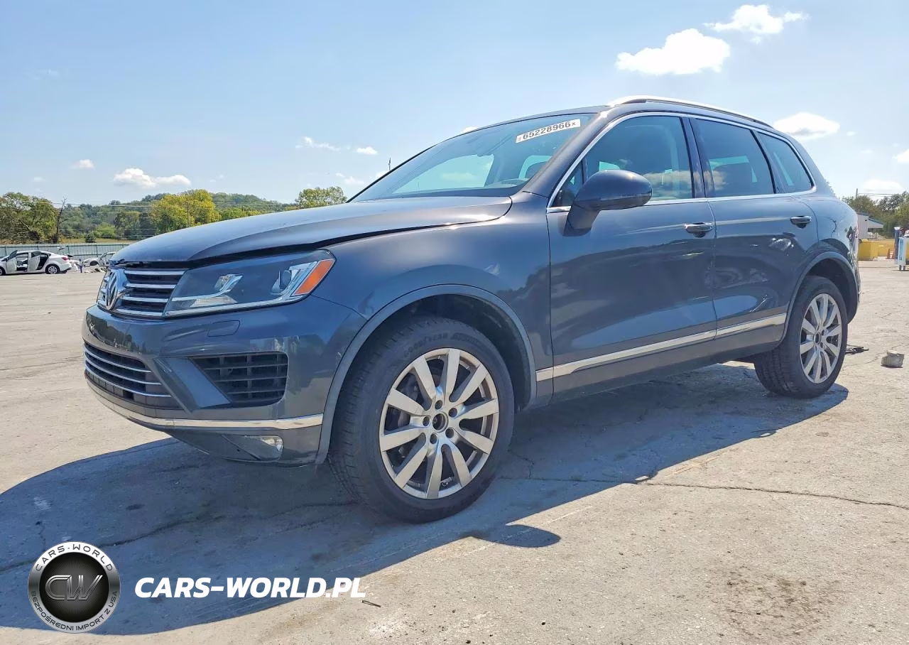 2015 Volkswagen Touareg V6 VIN:WVGEF9BP8FD005561 - 1