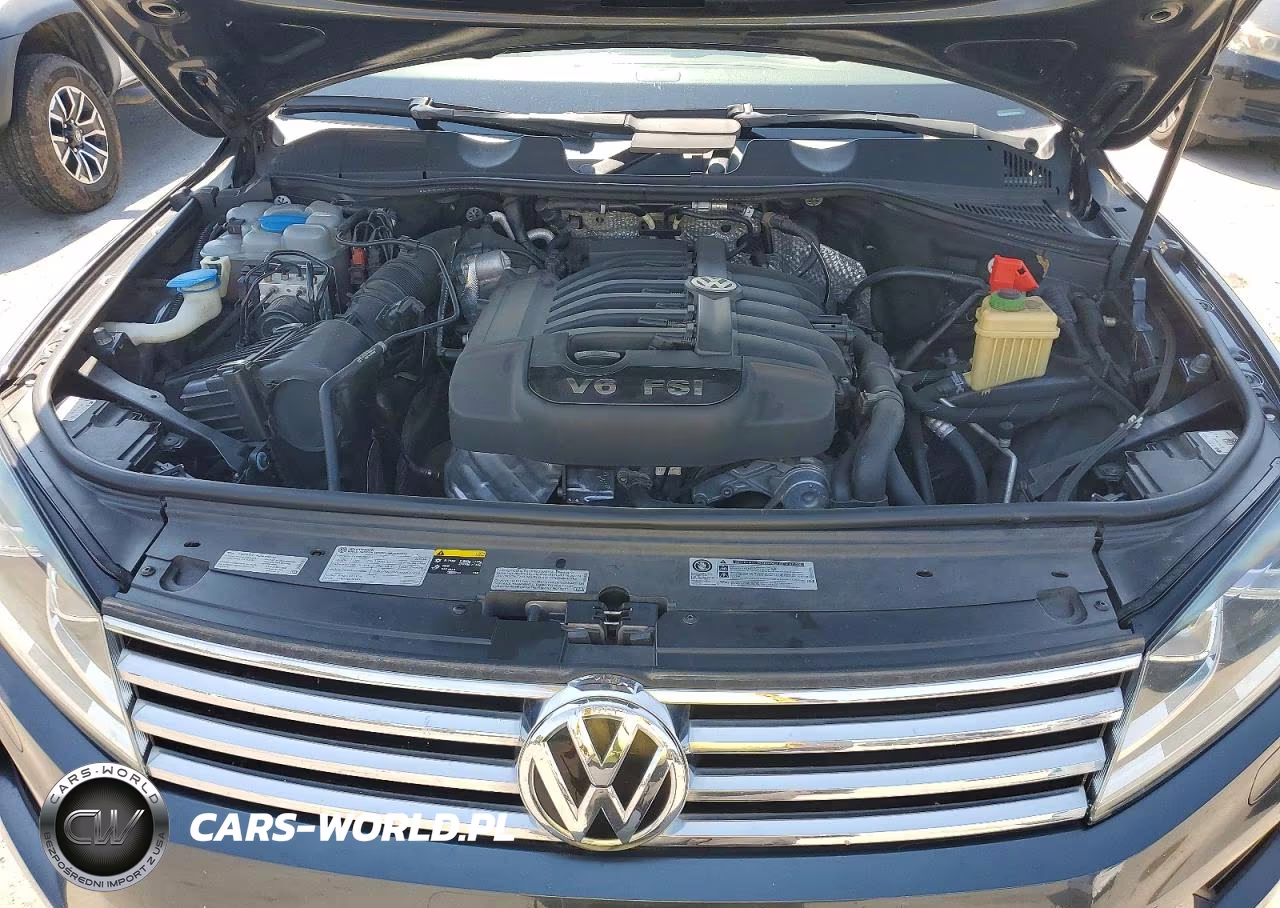 2015 Volkswagen Touareg V6 VIN:WVGEF9BP8FD005561 - 12