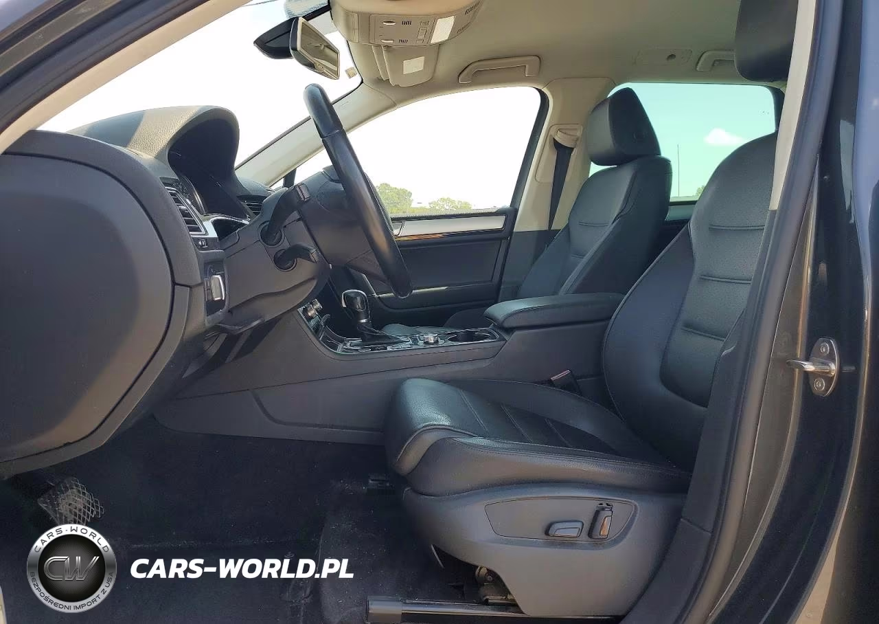 2015 Volkswagen Touareg V6 VIN:WVGEF9BP8FD005561 - 7
