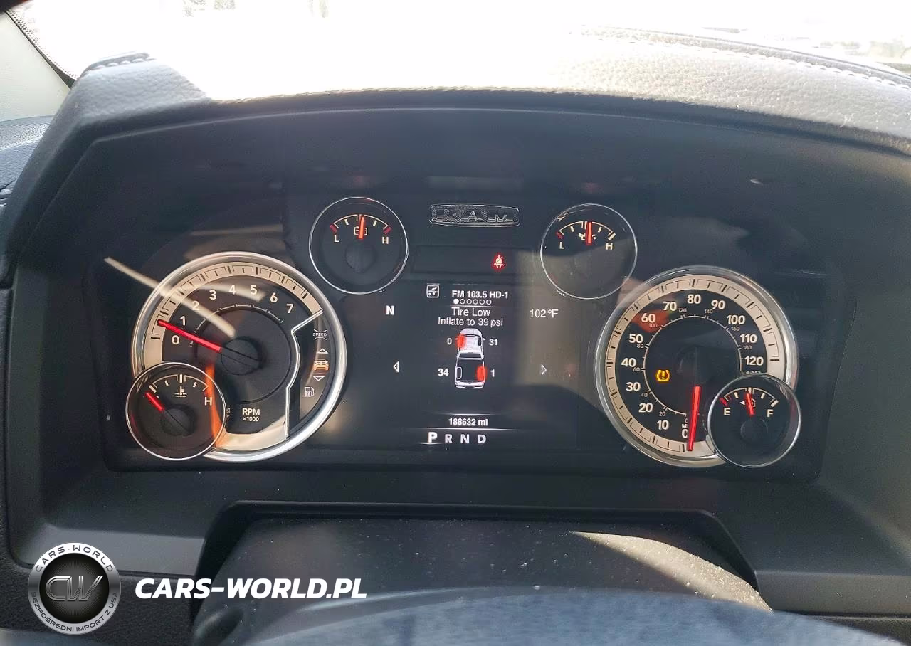2016 Ram 1500 Laramie VIN:1C6RR7NT4GS171946 - 9