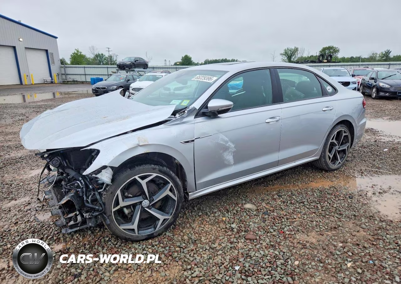 2021 Volkswagen Passat R-Line – zdjęcie 1 z 13