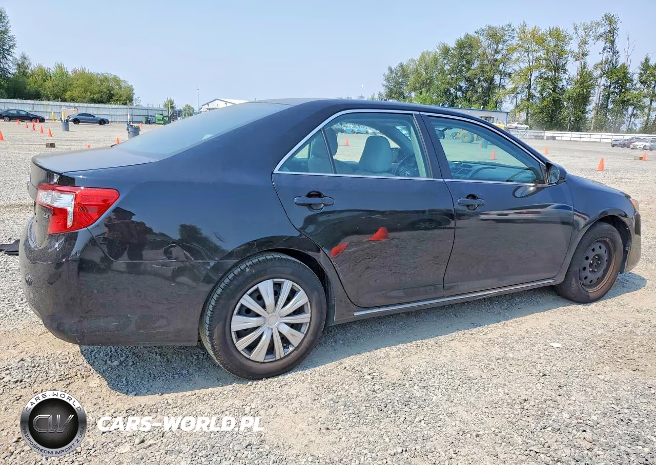 2014 Toyota Camry Le VIN:4T4BF1FKXER402986 - 3