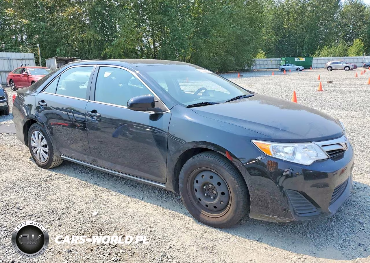 2014 Toyota Camry Le VIN:4T4BF1FKXER402986 - 4