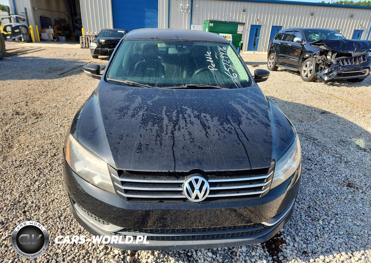 2015 Volkswagen Passat S VIN:1VWAT7A37FC054865 - 5