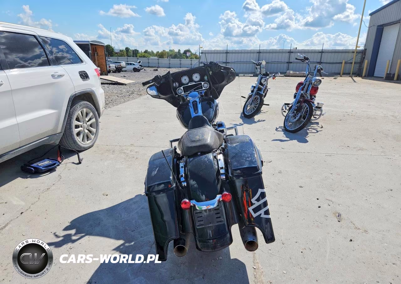 2011 Harley-Davidson Flhx VIN:1HD1KB416BB651930 - 4