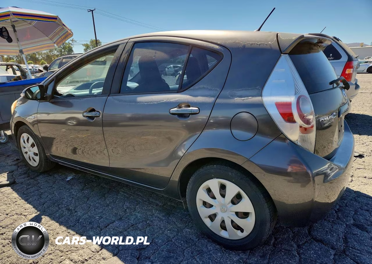 2014 Toyota Prius C One VIN:JTDKDTB3XE1560146 - 2