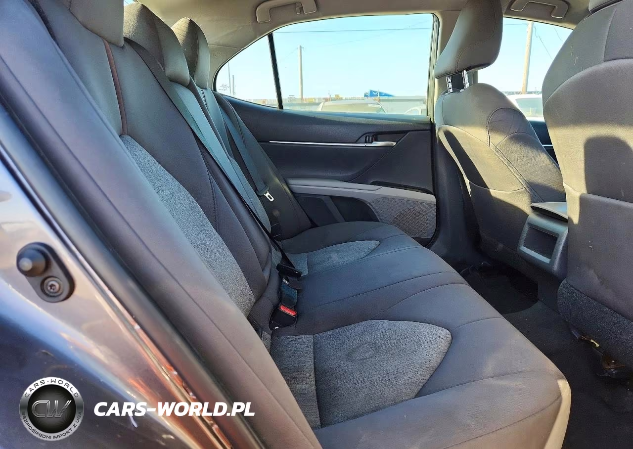 2019 Toyota Camry Le VIN:4T1B11HK1KU708900 - 10