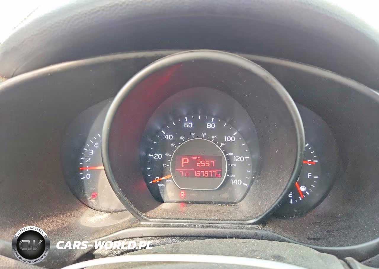 2015 Kia Soul + VIN:KNDJP3A52F7788324 - 9