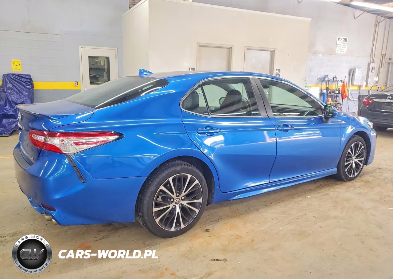 2020 Toyota Camry Se VIN:4T1G11AK1LU316873 - 3