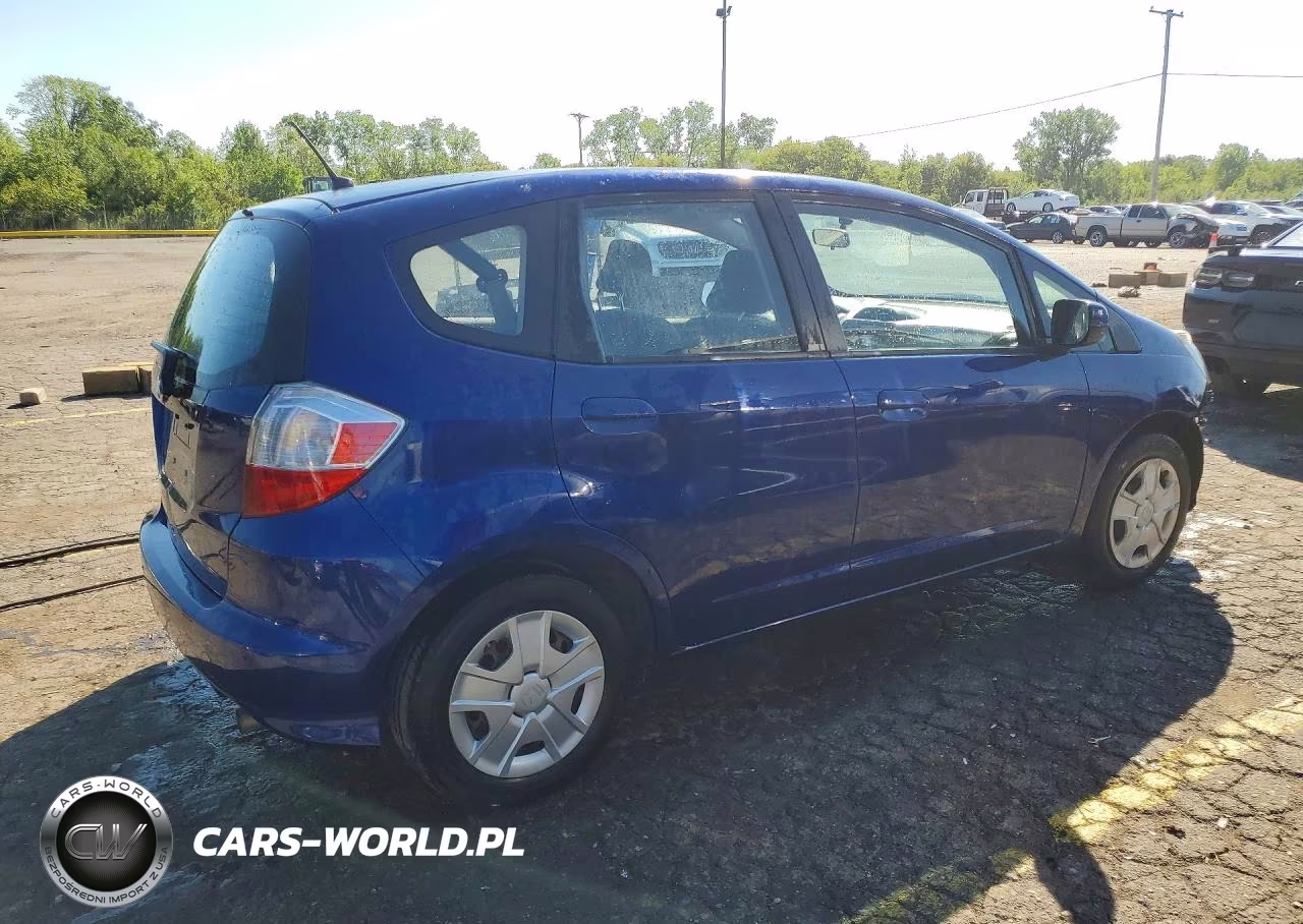 2012 Honda Fit VIN:JHMGE8G35CC034175 - 3