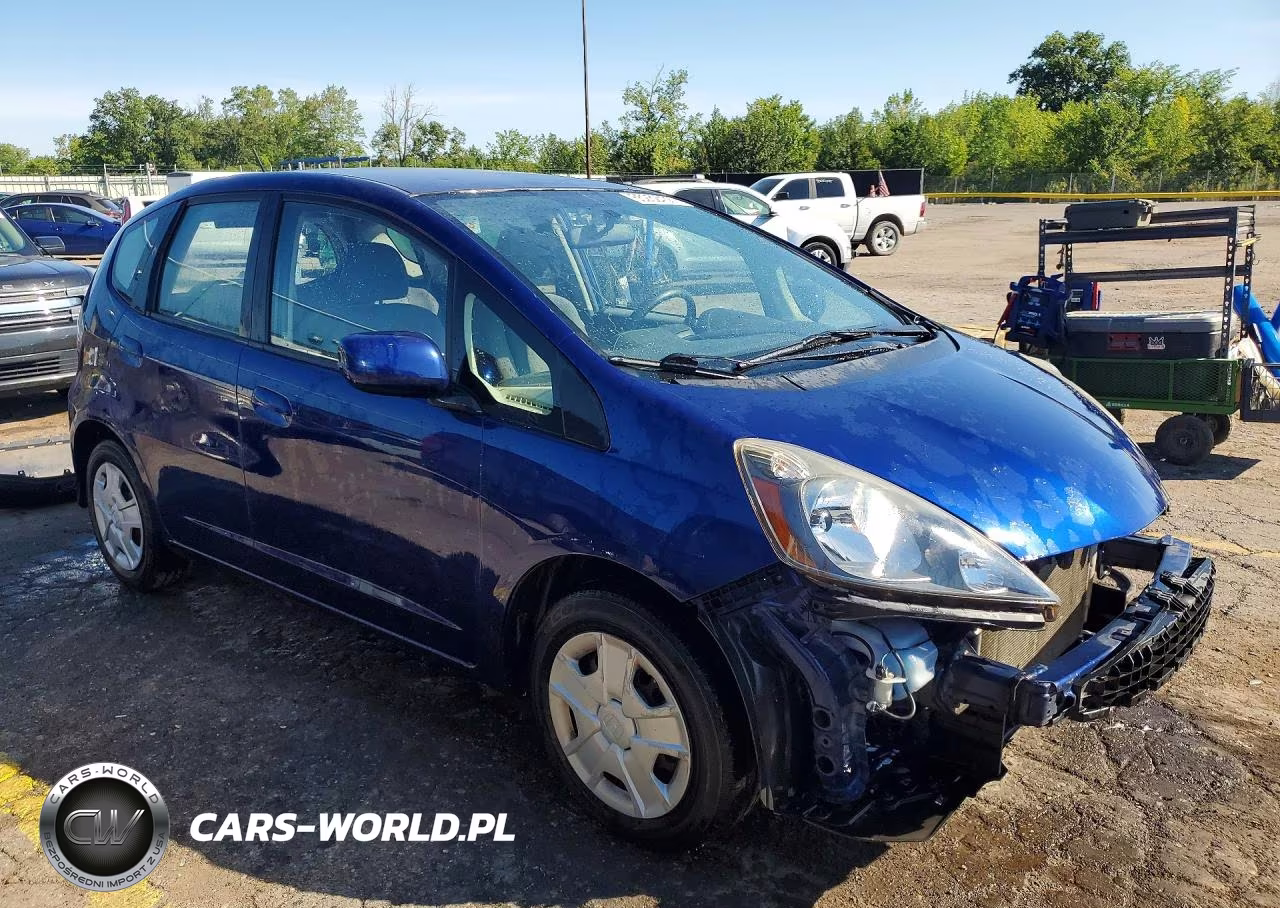 2012 Honda Fit VIN:JHMGE8G35CC034175 - 4