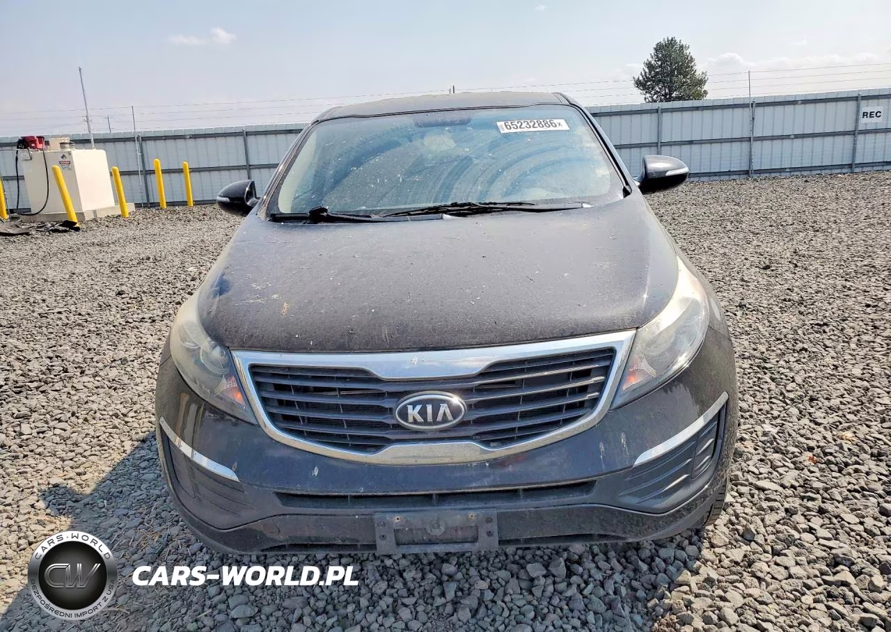 2011 Kia Sportage Lx VIN:KNDPBCA21B7077044 - 5