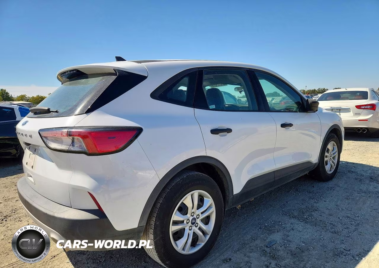 2020 Ford Escape S VIN:1FMCU0F6XLUC48391 - 3