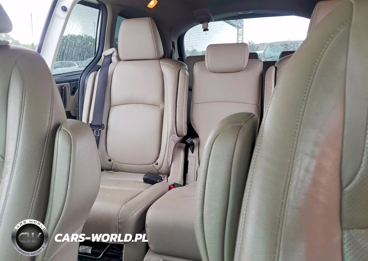 2018 Honda Odyssey Elite VIN:5FNRL6H90JB034754 - 10