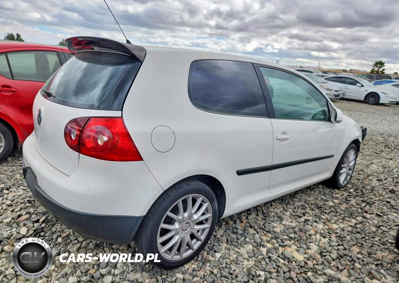 2007 Volkswagen Rabbit VIN:WVWBS71KX7W099879 - 3
