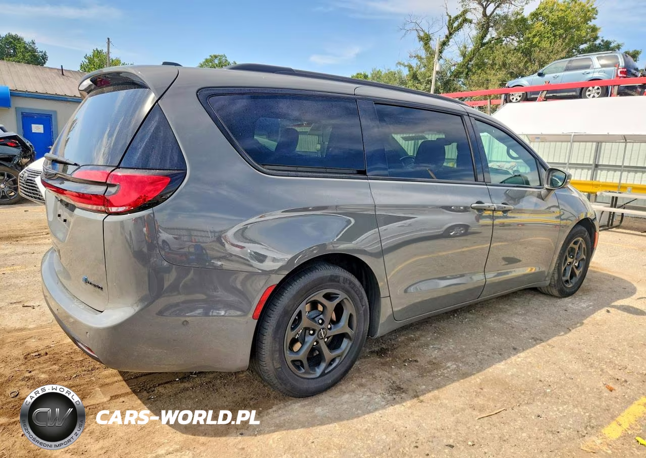 2021 Chrysler Pacifica Hybrid Limited VIN:2C4RC1S71MR545389 - 3