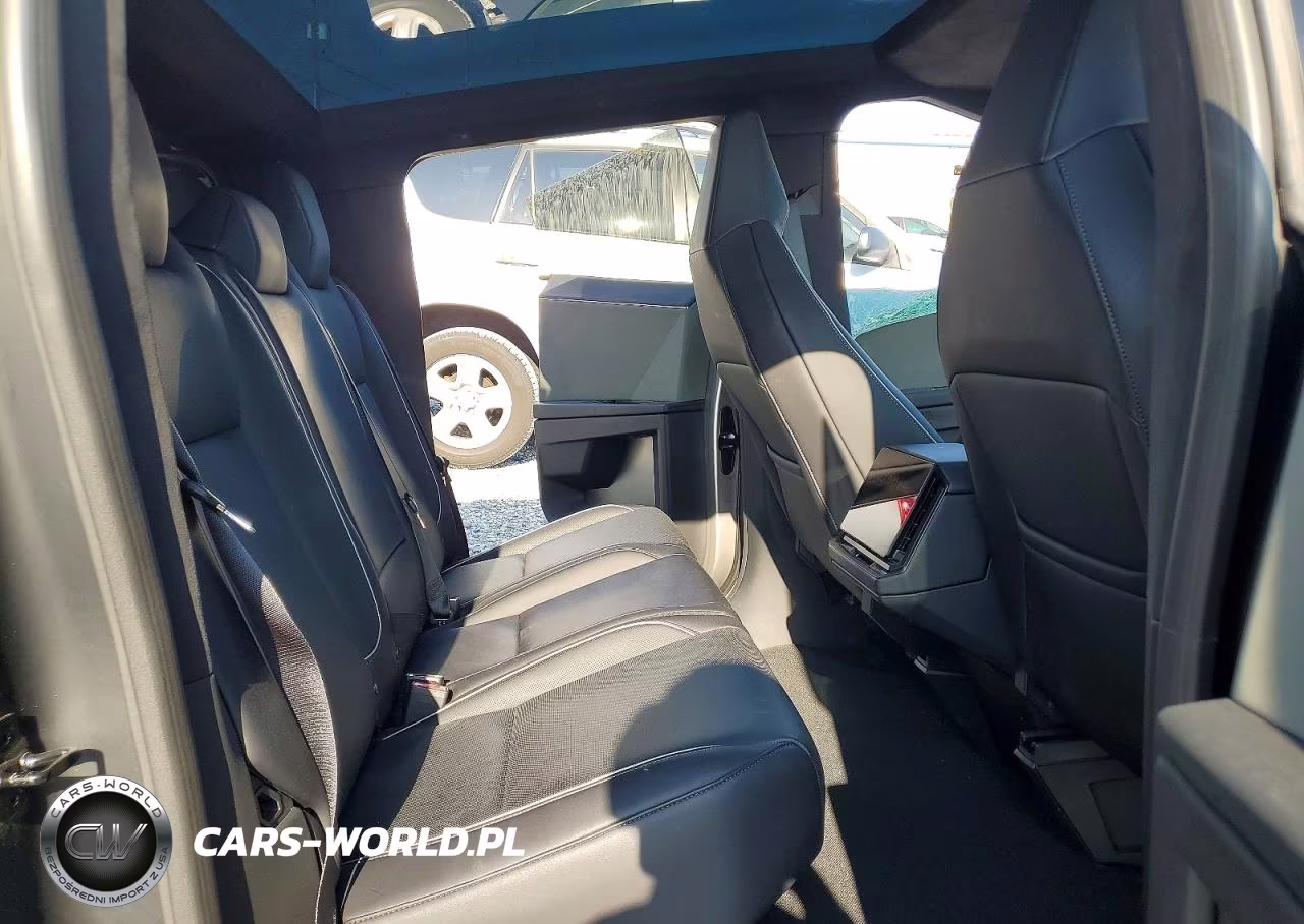 2024 Tesla Cybertruck VIN:7G2CEHED6RA056963 - 10