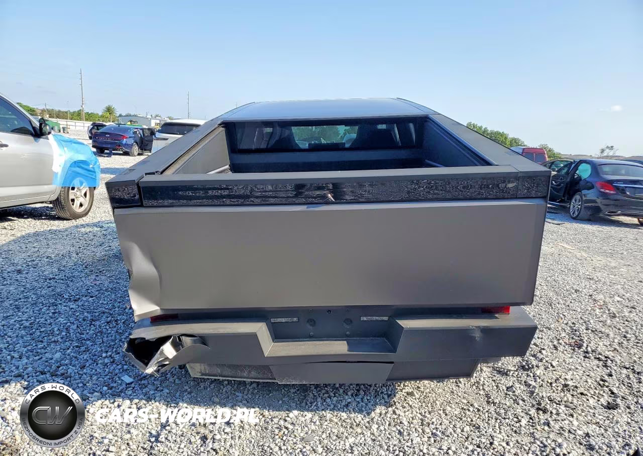 2024 Tesla Cybertruck VIN:7G2CEHED6RA056963 - 6