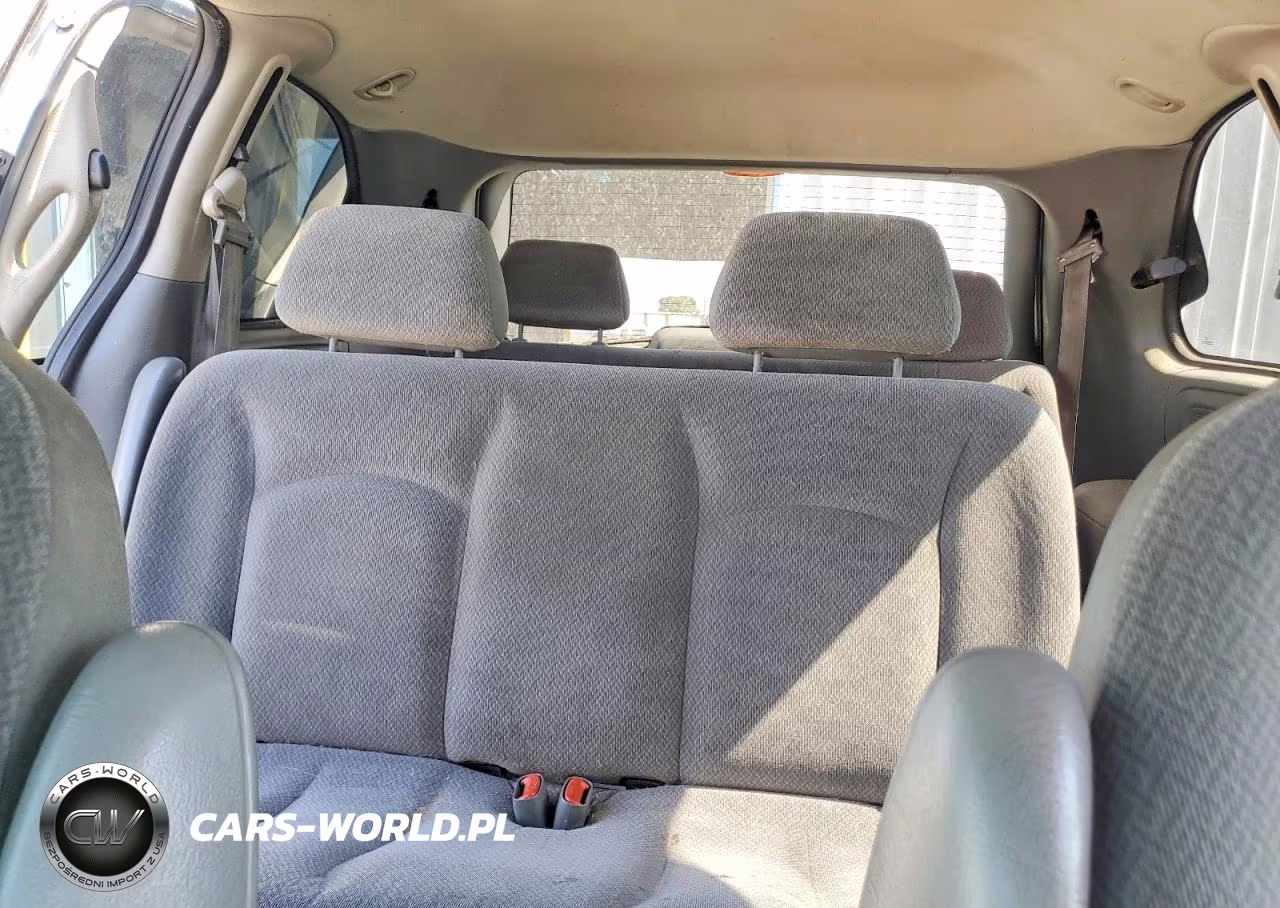 2005 Chrysler Town & Country VIN:1C4GP45R75B263235 - 10
