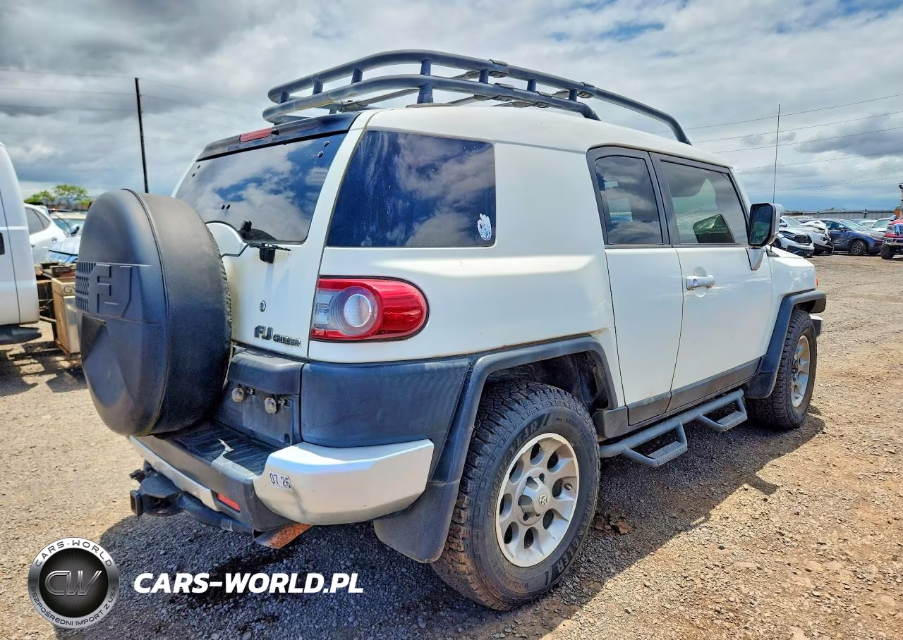2012 Toyota Fj Cruiser Base VIN:JTEBU4BFXCK132810 - 3
