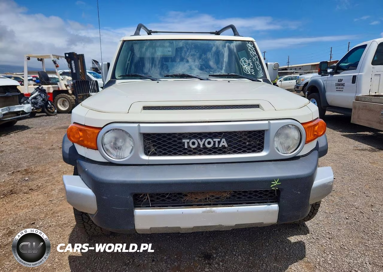 2012 Toyota Fj Cruiser Base VIN:JTEBU4BFXCK132810 - 5