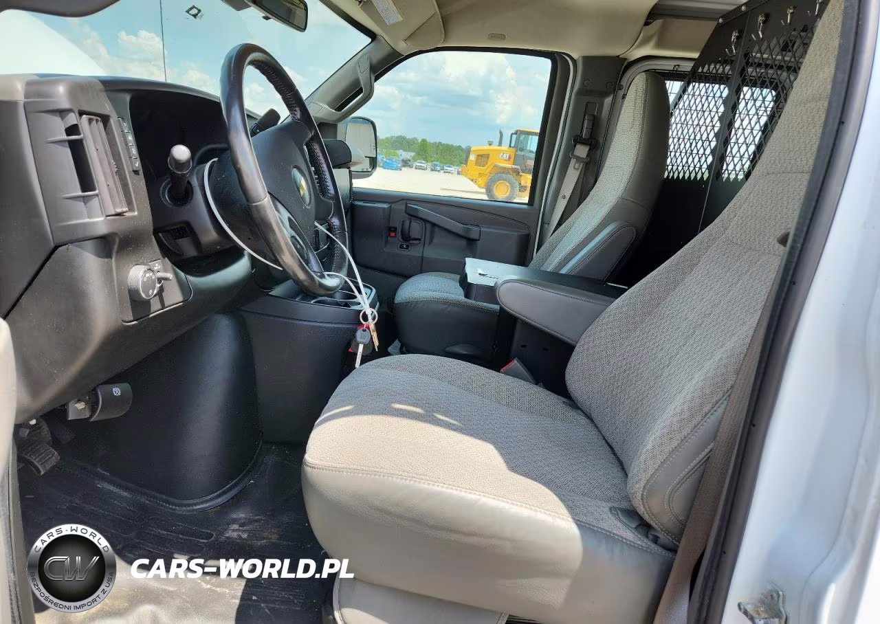 2020 Chevrolet Express G2500 VIN:1GCWGAFP1L1206071 - 7