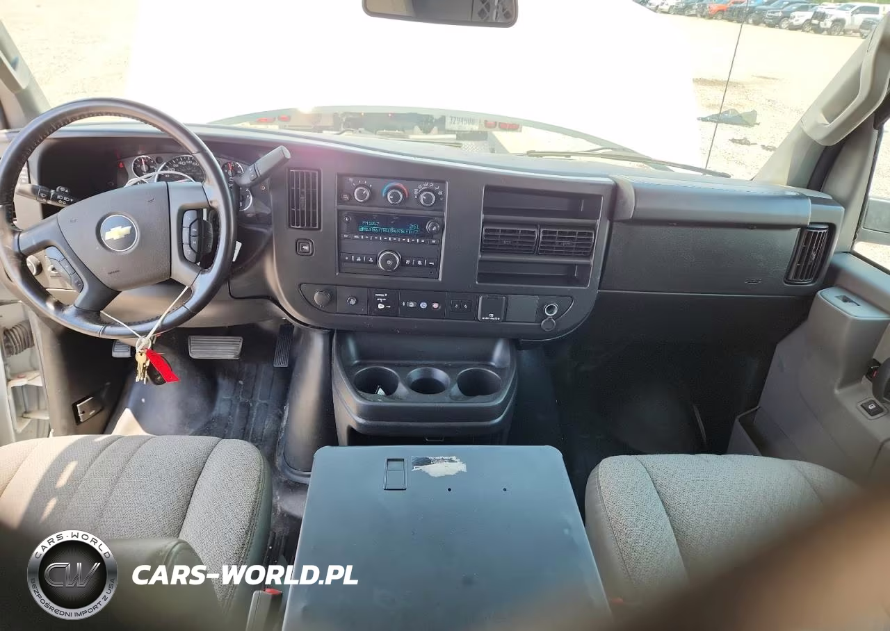 2020 Chevrolet Express G2500 VIN:1GCWGAFP1L1206071 - 8
