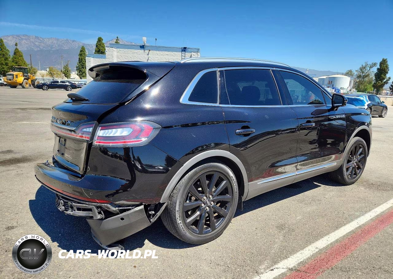 2023 Lincoln Nautilus Reserve VIN:2LMPJ8KP6PBL10585 - 3