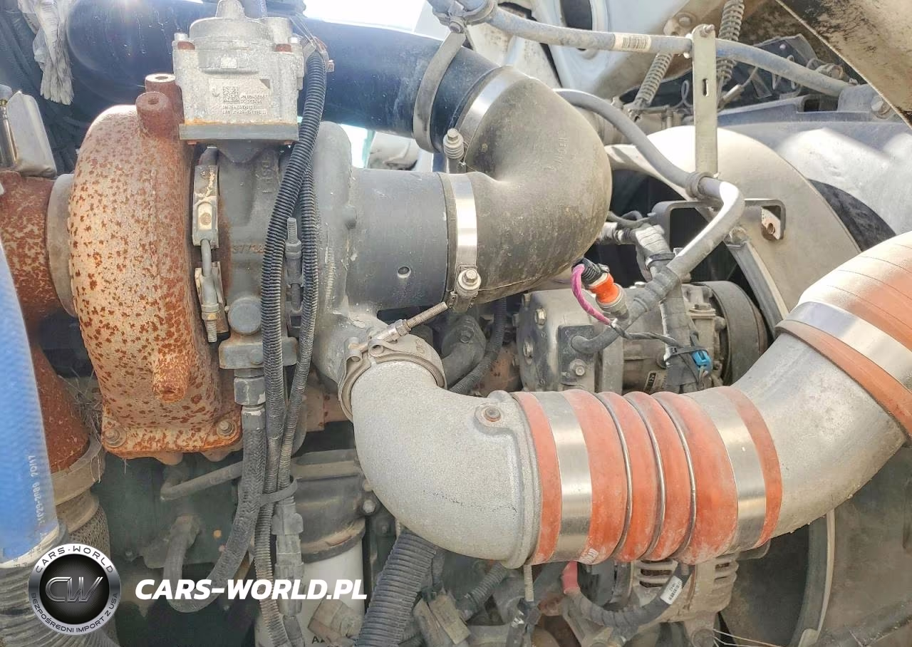 2018 Peterbilt 348 Fuel - Lube Truck VIN:2NP3LJ9XXJM480720 - 10
