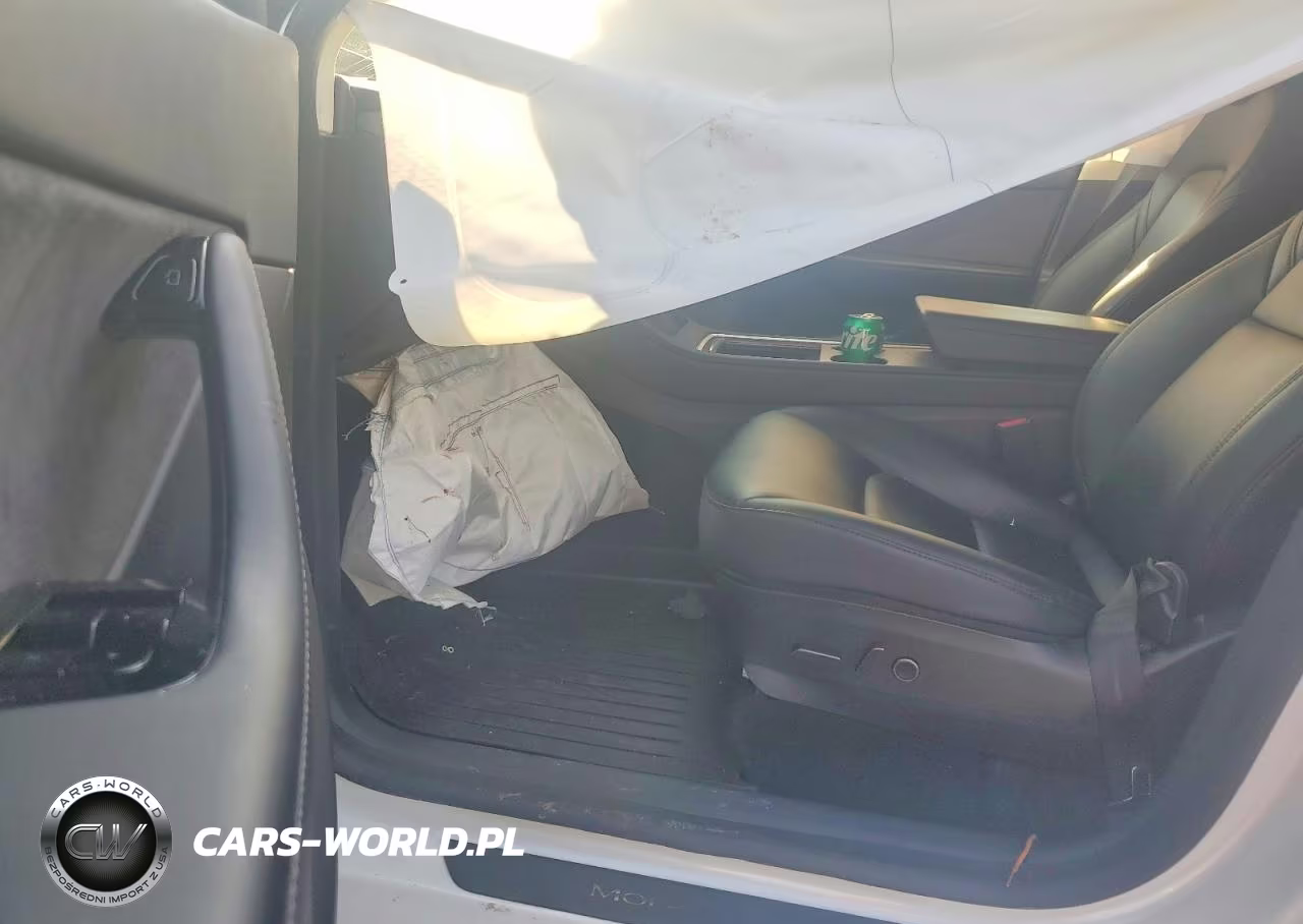 2022 Tesla Model Y VIN:7SAYGDEF7NF486966 - 8