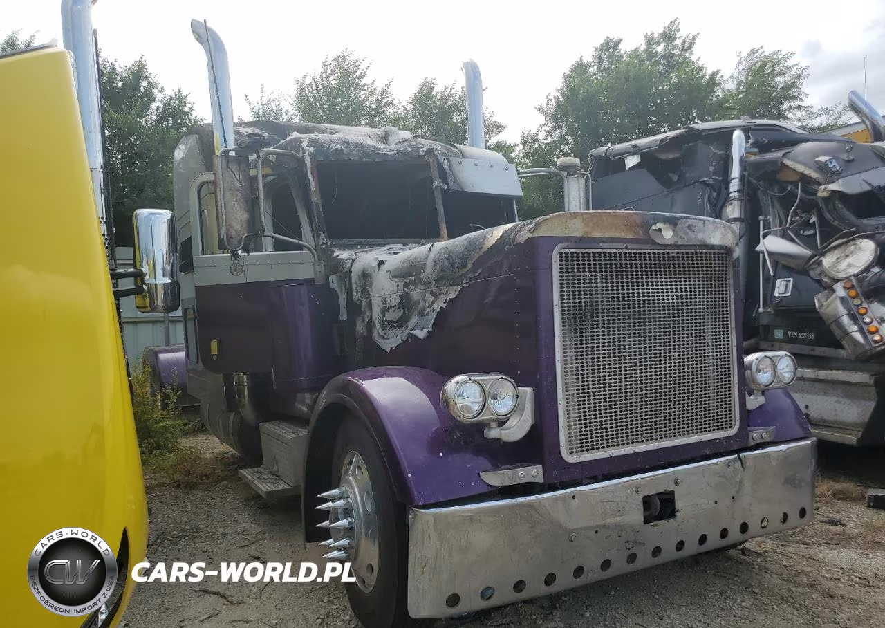 2001 Peterbilt 379 Semi Truck