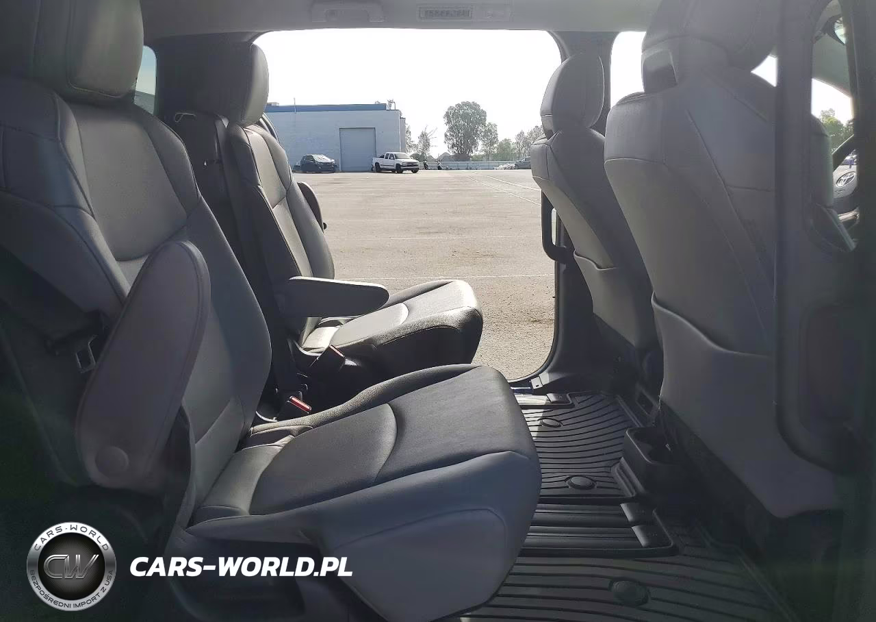 2026 Toyota Sienna Xle 8-Passenger VIN:5TDYRKEC2TS293456 - 11