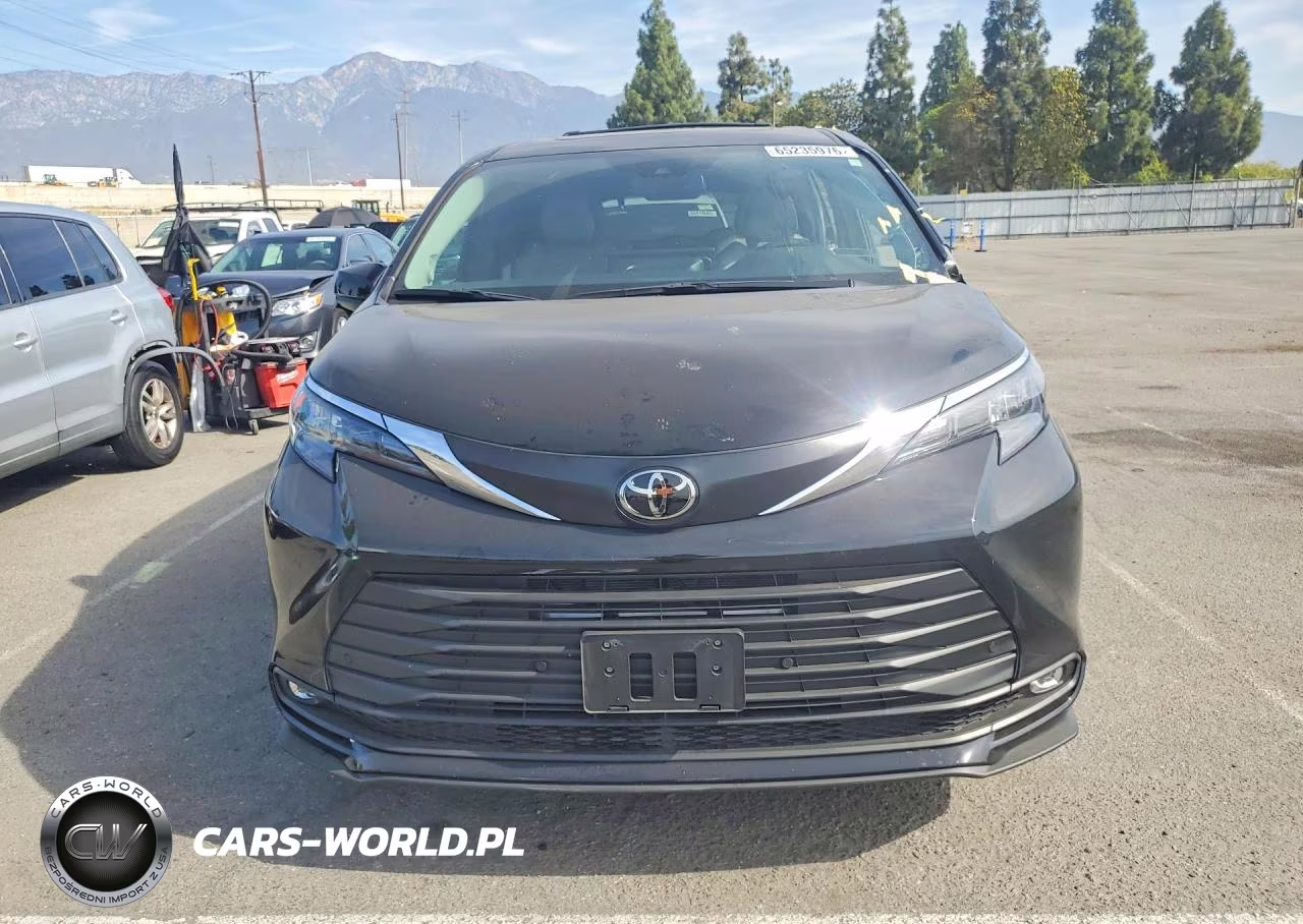 2026 Toyota Sienna Xle 8-Passenger VIN:5TDYRKEC2TS293456 - 5