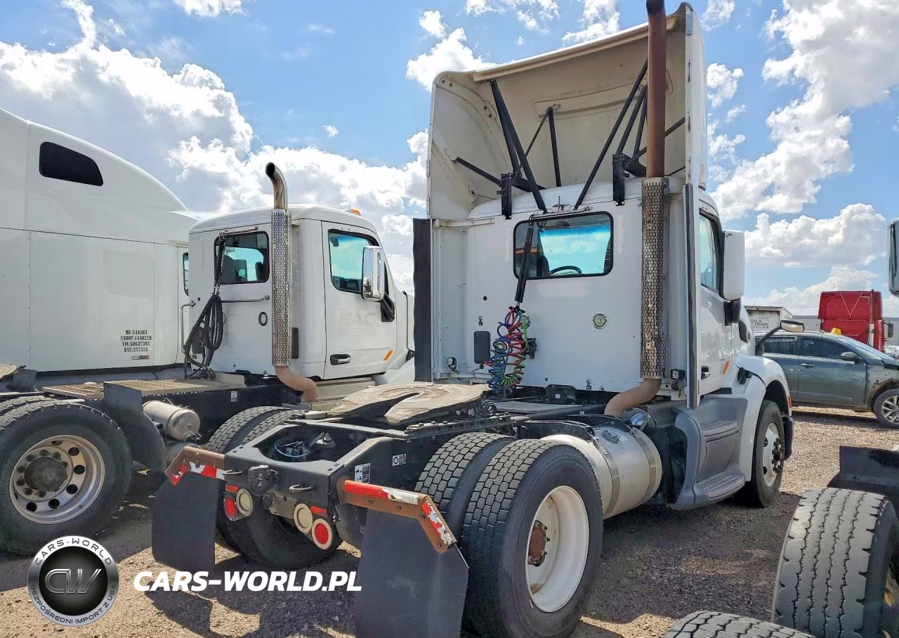 2015 Peterbilt 579 Semi Truck VIN:1XPBA48X2FD286299 - 3