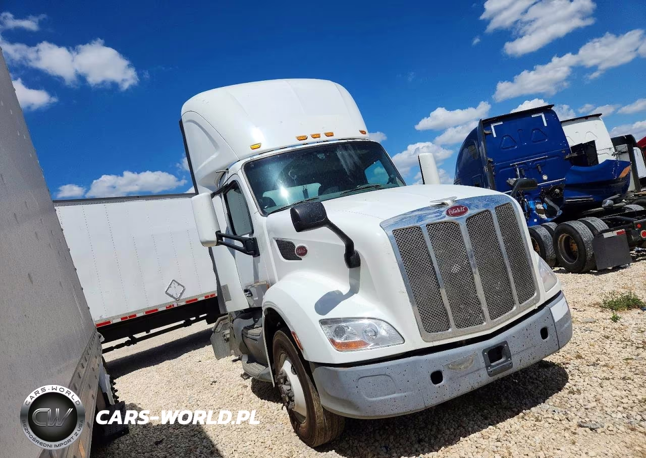 2017 Peterbilt 579 Semi Truck VIN:1XPBA48X4HD428963 - 1