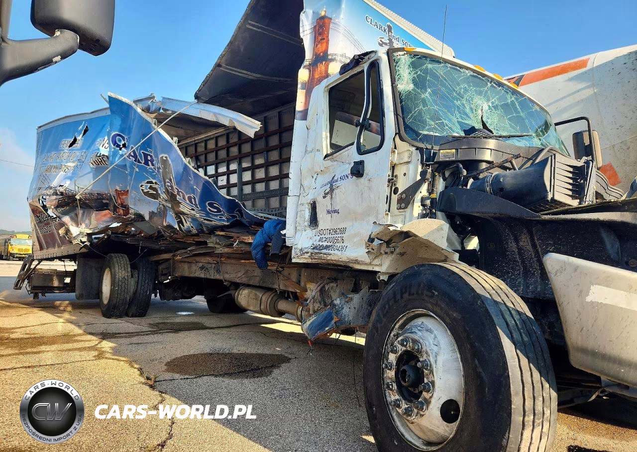 2017 International 4300 Box Truck VIN:1HTMMMML6HH636634 - 13