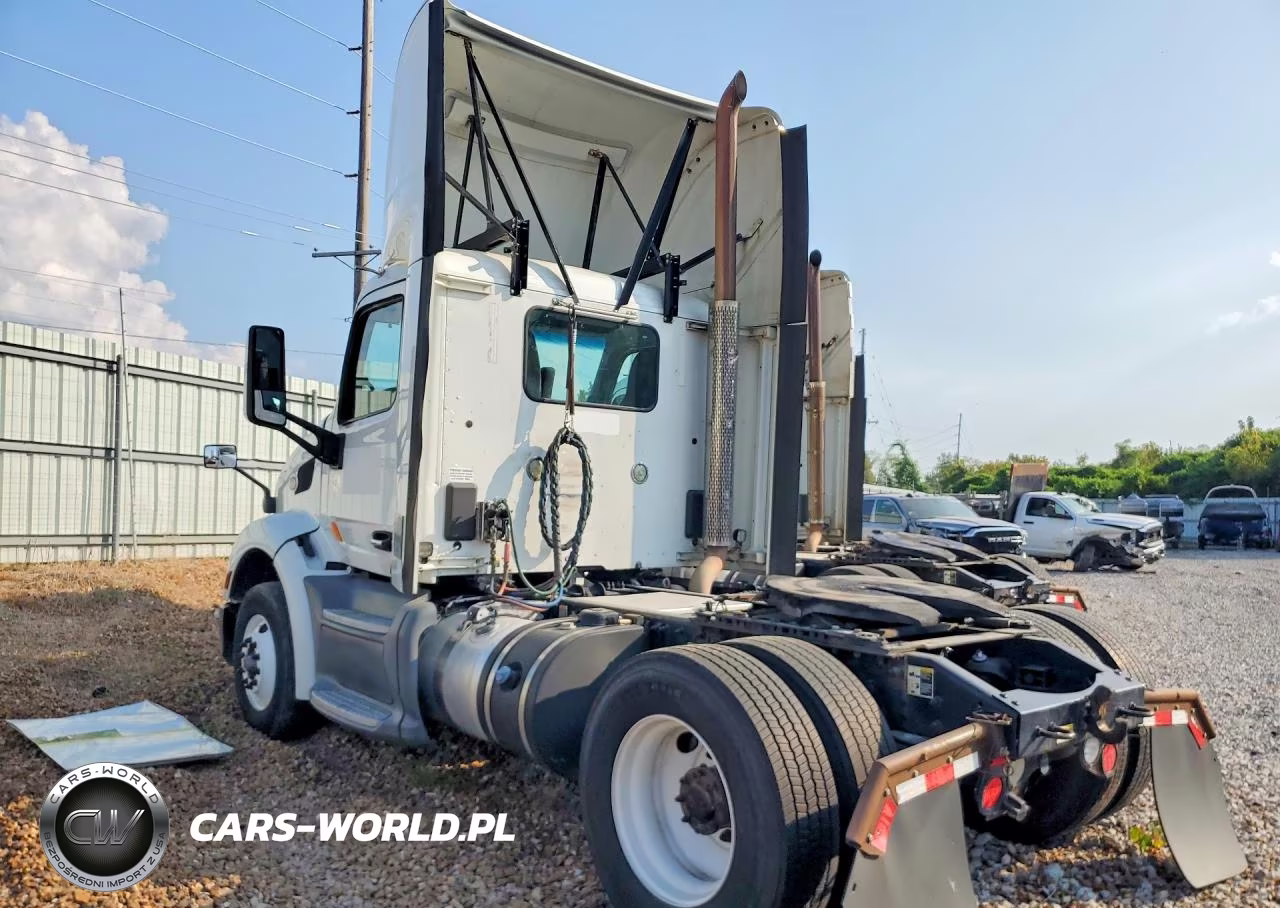 2016 Peterbilt 579 Semi Truck VIN:1XPBA48X8GD354428 - 2
