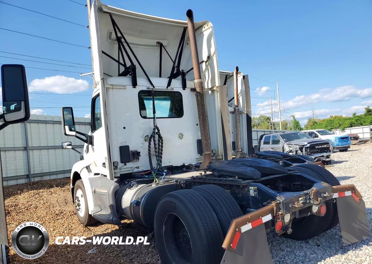 2016 Peterbilt 579 Semi Truck VIN:1XPBA48X6GD354430 - 2